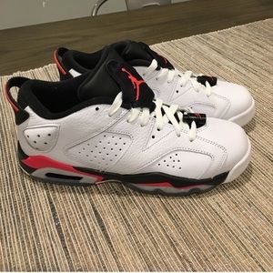 SOLD 🦞 Michael Jordan 6 Retro Infared